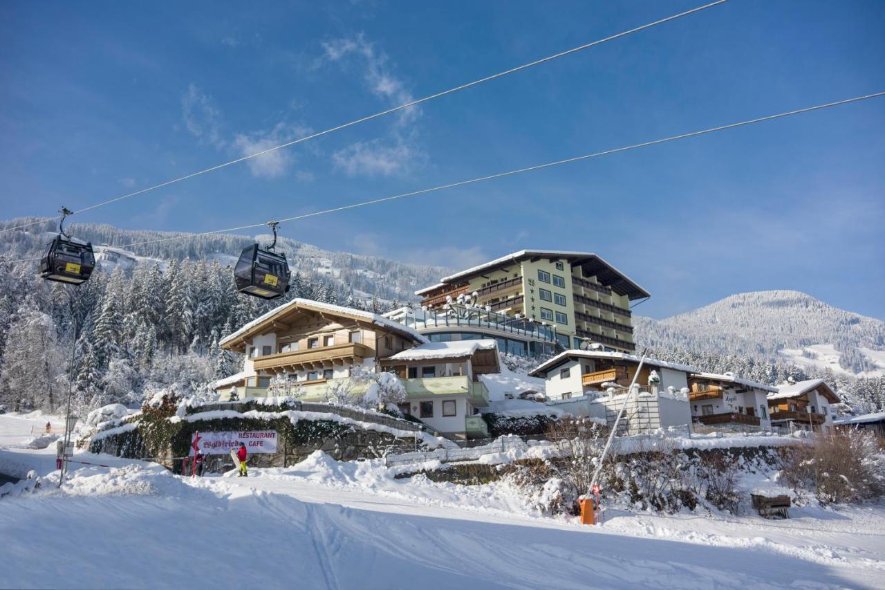 Hotel Waldfriede - Der Logenplatz Im Zillertal 푸겐 외부 사진